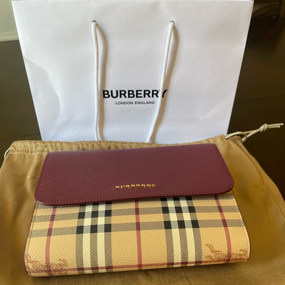 NWT!!! BRAND NEW BURBERRY CROSSBODY - Picture 2 of 6
